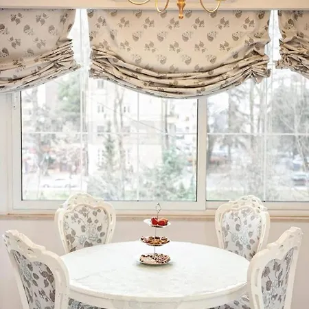 Riverside Elegance In The Heart Of *