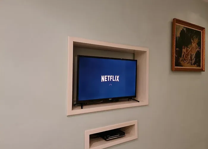 Riverside Elegance In The Heart Of شقة *