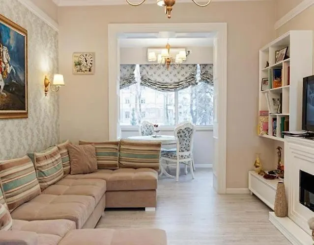 Riverside Elegance In The Heart Of Apartmán Tirana