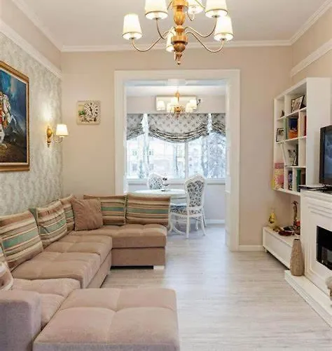 Riverside Elegance In The Heart Of Apartmán Tirana