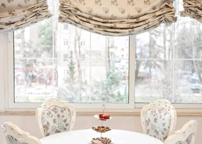 Riverside Elegance In The Heart Of شقة *