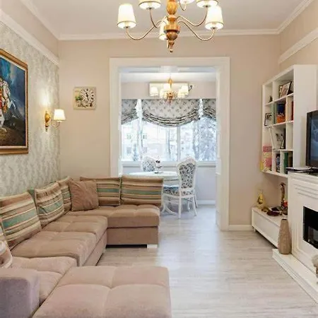 Riverside Elegance In The Heart Of Apartament Tirana