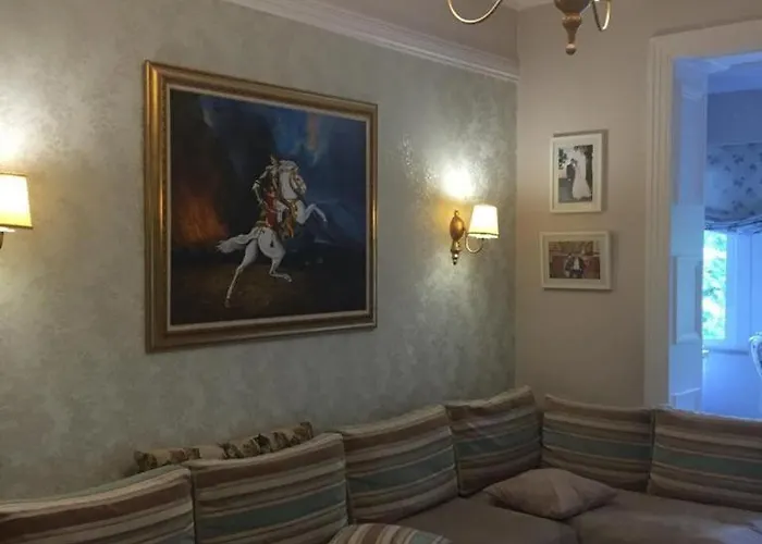 Riverside Elegance In The Heart Of Appartement