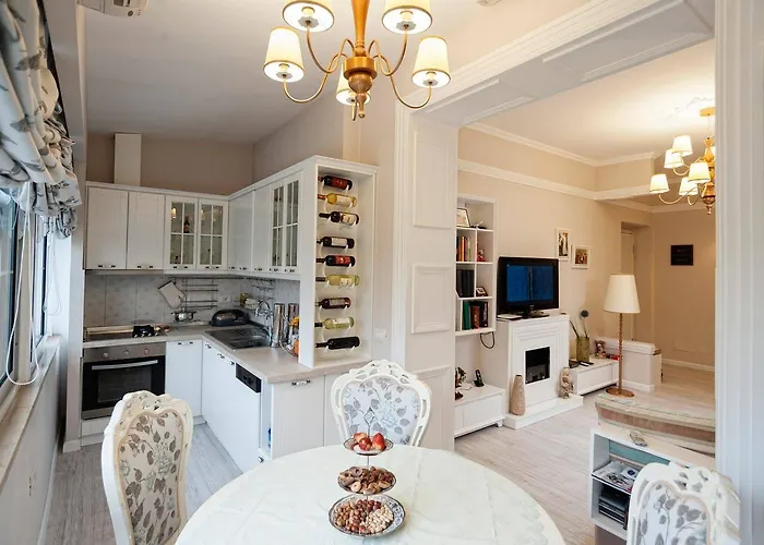 Riverside Elegance In The Heart Of Appartement